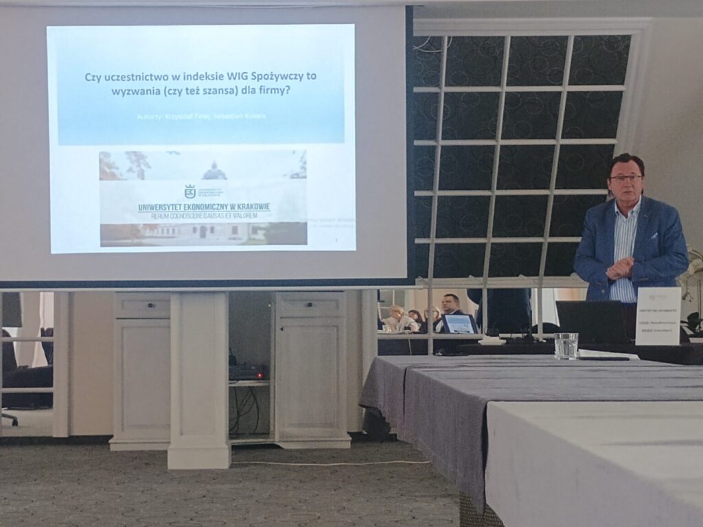 Prezentacja, w tle Prowadzący