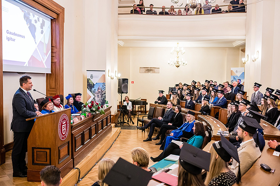 Uroczysta Graduacja Absolwentow Rocznika 2022 07
